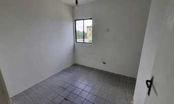 Imagem 3: Alugo apartamento 2°andar. Ônibus na porta