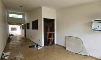 Imagem 3: Casa espaçosa com quintal