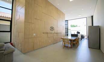 Imagem 7: 4 Suítes | Área de Lazer | Escritório | Fino acabamento | Ampla Piscina e Quintal