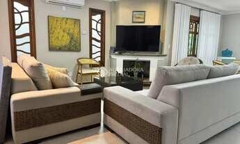 Imagem 2: Linda casa disponível em Jurerê Internacional, Florianópolis. Com 240 m² de área total, es