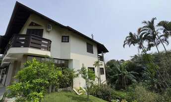 Imagem: Casa de 6 dormitórios em condomínio fechado