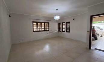 Imagem 2: Casa à venda em Vinhedo, Centro, com 3 quartos, com 289.96 m²