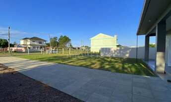 Imagem 2: Casa com 2 Dormitórios e Amplo Pátio no Bairro Lagoa da Camboim Arroio do Sal