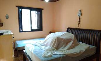 Imagem 4: Casa com piscina de esquina