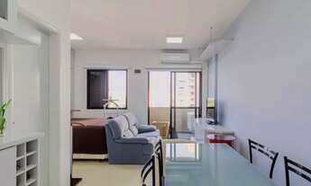 Imagem: Moema. Extremo bom gosto. Andar alto. Iluminado