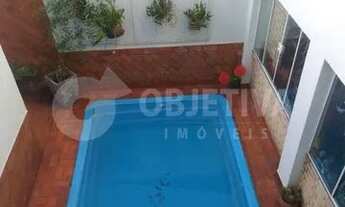 Imagem: Ótima casa estilo sobrado a venda no Bairro