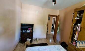 Imagem 7: Sobrado com quintal na Rua Caminho da Tenda