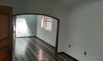 Imagem 2: Aluga-se Casa em Oriente - SP, Rua Carlos Campeão nº178 - Região central