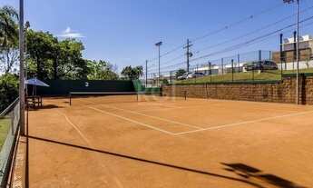 Imagem 4: IMPECÁVL CASA COM 4 DORMITÓRIOS, 2 VAGAS DE GARAGEM E HIDROMASSAGEM