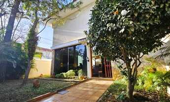 Imagem: Casa ampla em localização privilegiada