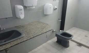 Imagem 4: Casa para aluguel e venda possui 317 metros quadrados com 4 quartos