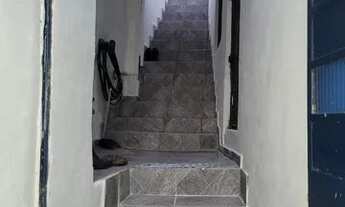 Imagem 2: Casa de fundo Casa com 2 dormitórios