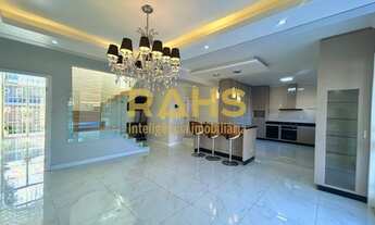 Imagem 2: Casa residencial em condomínio fechado no bairro Glória, 5 quartos, sendo 4 suítes, 1 escr