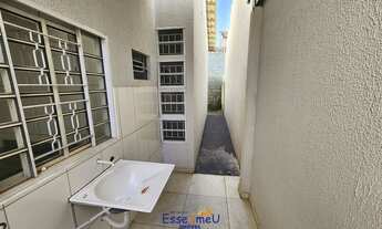 Imagem 7: Casa de condomínio fechado com 2 quartos, um banheiro, quintal de 5 metros, sala e cozinha