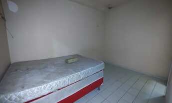 Imagem 6: IMÓVEL AVALIADO EM R$ 390 MIL - A VENDA POR R$ 160.100,00 - COM 2 CASAS E 6 APARTAMENTOS