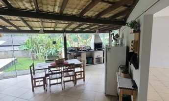 Imagem 3: Linda Residência com 4 dormitórios e 2 vagas no Bairro Testo Salto - Blumenau