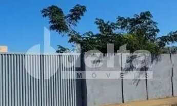 Imagem 2: Área disponível para Venda 1080 m² no bairro Santa Mônica em Uberlândia-MG