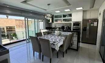 Imagem 4: Casa Residencial com 3 dormitórios, sendo 1 suíte, e 5 vagas de garagem no bairro Jardim L