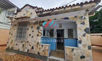 Imagem 4: Casa de Frente com 4 Quartos , 8 Vagas na Garagem e Piscina na Vila da Penha