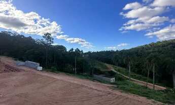 Imagem 2: A tranquilidade de um terreno regularizado, com água e luz disponíveis