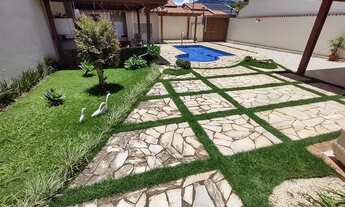 Imagem 2: Sobrado para venda possui 242 metros quadrados com 4 quartos em Centro - Itajubá - MG