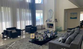 Imagem 2: Casa de condomínio para venda tem 530 metros quadrados com 4 quartos em Centro - Vinhedo