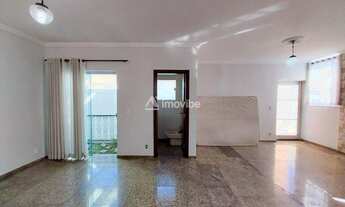 Imagem 4: Casa de alto padrão, com piscina e churrasqueira, 200m² de área construída, próxima ao cen