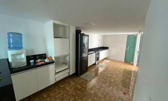 Imagem 2: Vendo casa com 4 quartos, piscina, closet, banheira e varanda