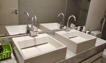 Imagem 6: Elegantíssima mansão no Alphaville litoral norte 1 com 992m2 e 560m2 de área construída