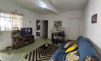 Imagem 3: Terreno com três casas