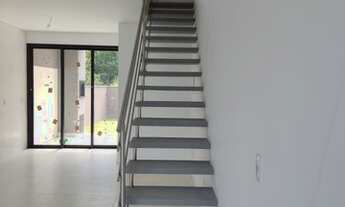 Imagem 6: Excelente sobrado à venda na Praia dos Ingleses, em Florianópolis.<br><br>Loca