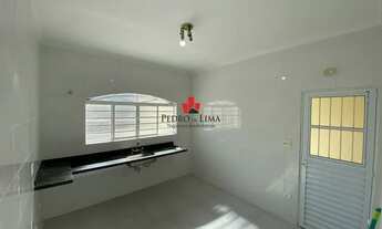 Imagem 2: Sobrado Frontal com 2 Dormitórios e 2 Vagas de Garagem na Penha