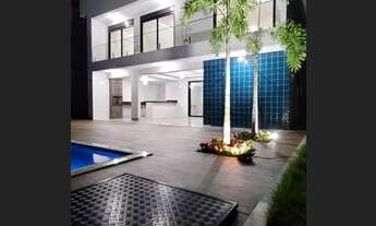 Imagem 2: Casa de condomínio sobrado para venda possui 335 metros quadrados com 5 quartos