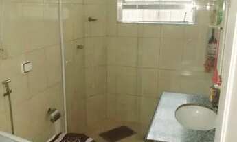 Imagem 4: Térreo elevado, sala, cozinha, banheiro e área de serviço amplos e porão privativo, garage