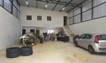 Imagem: Galpão de 113m² com 01 lavabo para locação