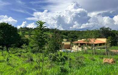 Imagem 4: Fazendinha 5.5 ha, piscina, córrego, terra de cultivo e casa. Jaboticatubas