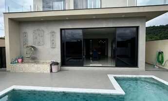 Imagem: Casa de luxo com vista e piscina no Ecologie