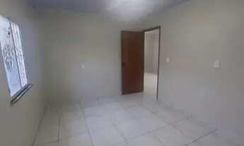 Imagem 3: ALUGO CASA no Conjunto Osvaldo Frota/ ótima localização / paralela a principal/ R$1.600