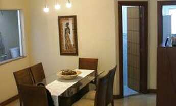 Imagem: Casa triplex, quatro quartos sendo três