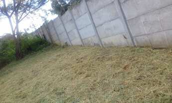 Imagem 2: Terreno levemente declive no bairro Retiro das Fontes