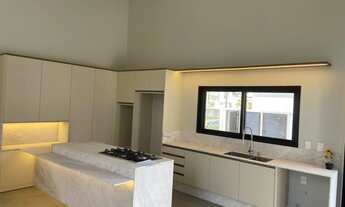 Imagem 2: Casa de condomínio para venda 4 suítes semi-mobiliada Caledônia - Camboriú - SC