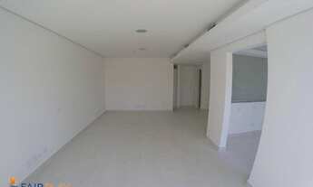 Imagem 3: Sala Comercial muito bem localizada com 62m de area util, duas vagas de garagem !