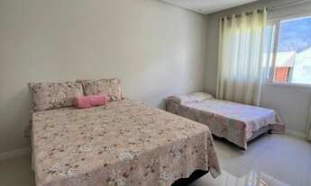 Imagem 6: Casa em Vilas do Atlântico<br><br>Terreno 377m2<br>Área construída 450m2