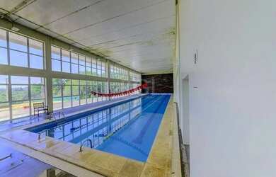 Imagem 3: IMPECÁVL CASA COM 4 DORMITÓRIOS, 2 VAGAS DE GARAGEM E HIDROMASSAGEM