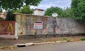 Imagem 2: Casa para venda com 658 metros quadrados com 3 quartos em Jardim Planalto - Goiânia - GO