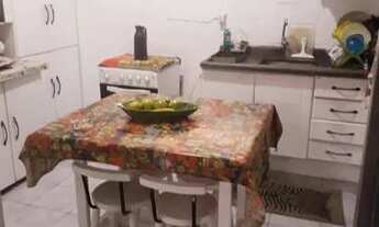 Imagem 2: Térreo elevado, sala, cozinha, banheiro e área de serviço amplos e porão privativo, garage