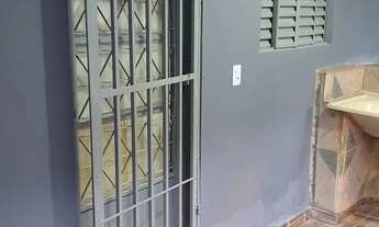 Imagem 3: ALUGA-SE BARRACO FUNDO COM LAGE E TODO NA CERAMICA