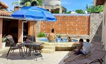 Imagem: Casa com piscina em araruama