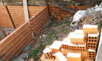 Imagem 3: Casa para venda possui 100 metros quadrados com 4 quartos!! Com terreno de 240 m2