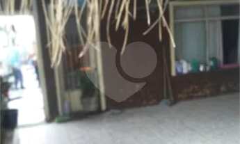 Imagem 4: 3 Imóveis à venda, dois assobradados e uma edícula